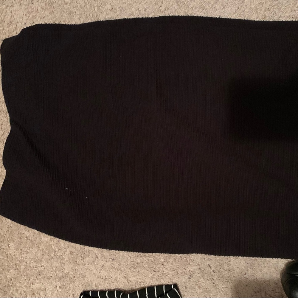 Size M black Midi